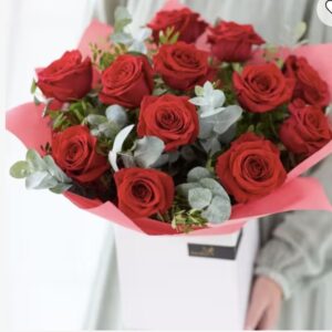 12 Luxury Red Roses